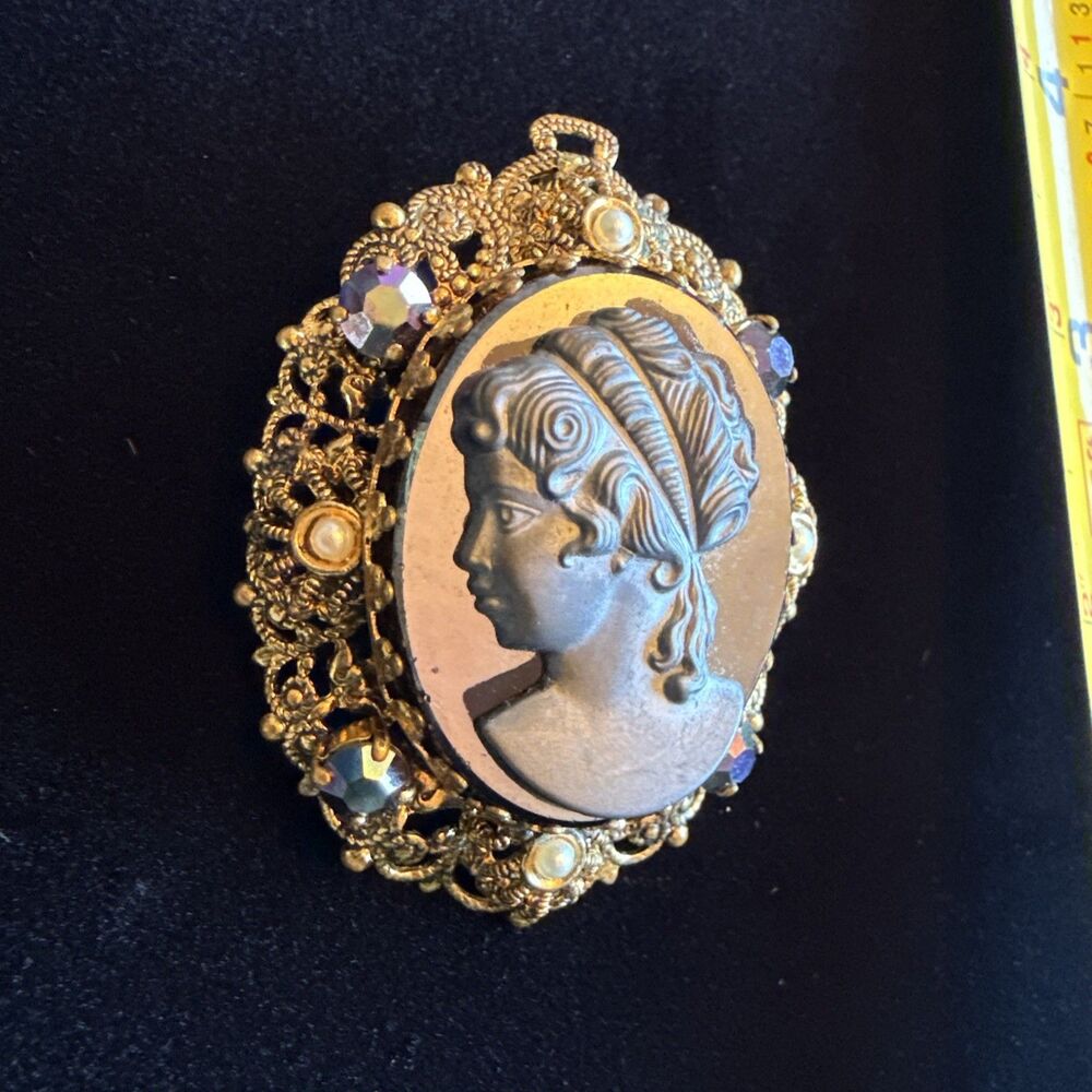 Vintage West Germany Cameo Brooch Clip Earring Set Gold Filigree Faux Pearl 1950 - Picture 9 of 9